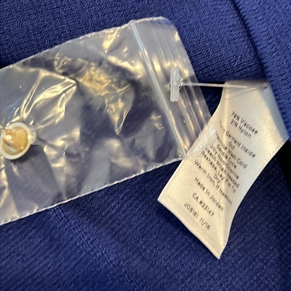 ⭐️ New Talbots Sleeveless Knit Viscose Top Blue Black Size PXL - Picture 3 of 5